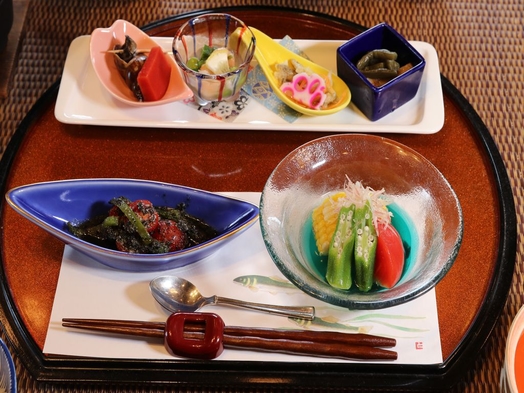 【アップグレード/2食】季節を感じる山の幸に加え日本海の旬な海鮮物をご用意したアップグレードプラン